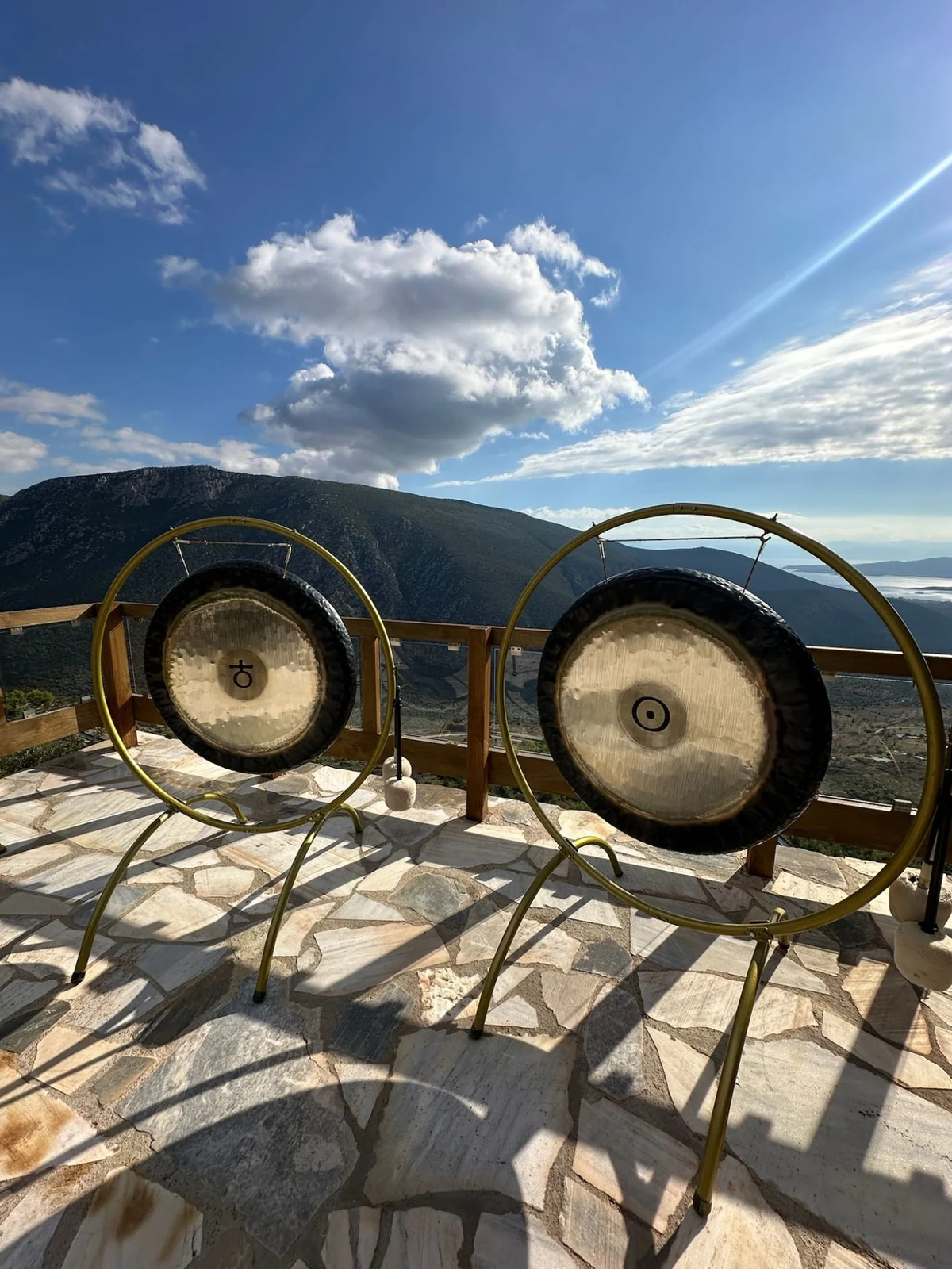 Two planetary gongs on a terrace above the valley of Delphi